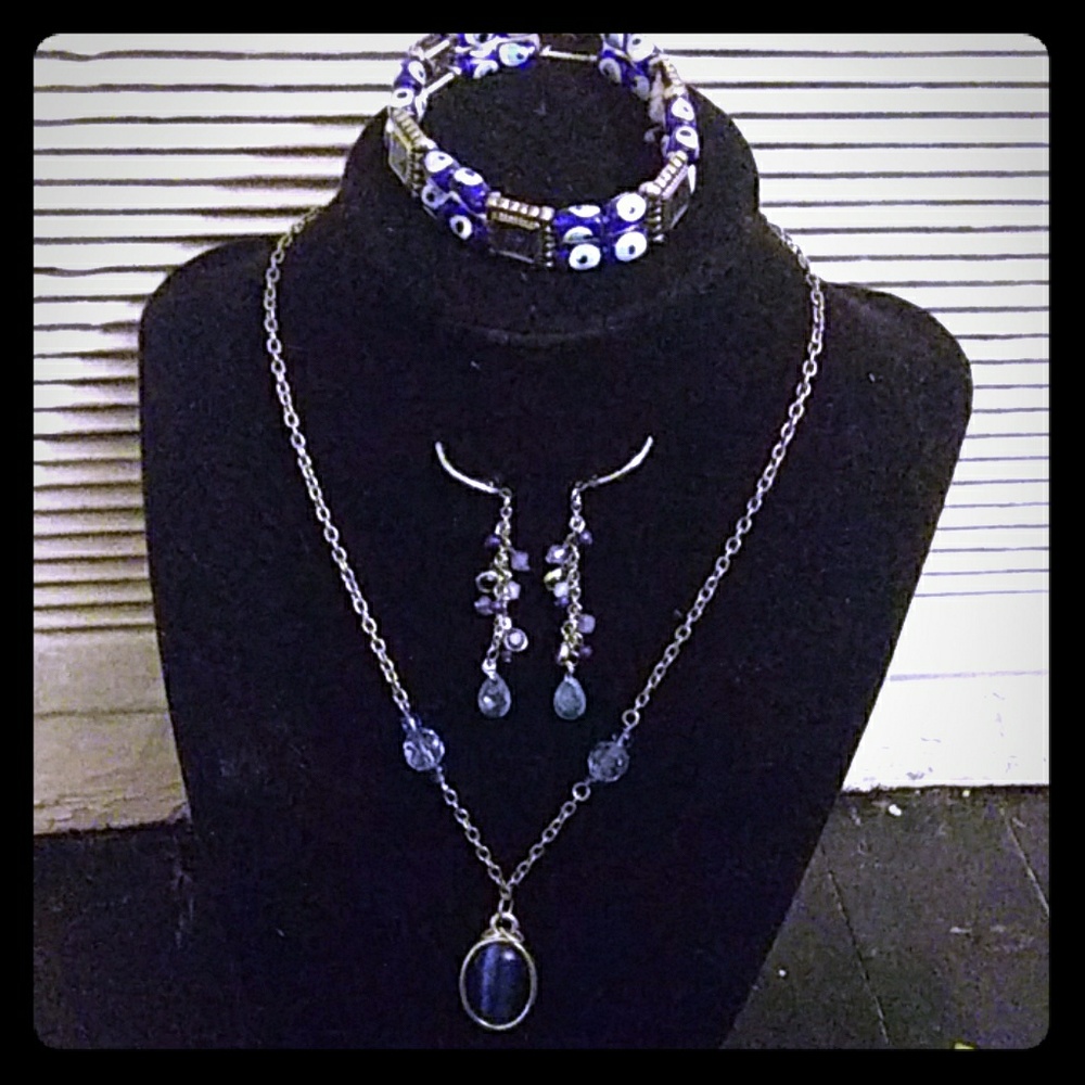 Beautiful Blues 3 piece Jewelry Set
